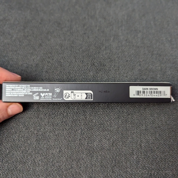 Anastasia Beverly Hills Brow Definer in Dark Brown - Picture 9 of 12